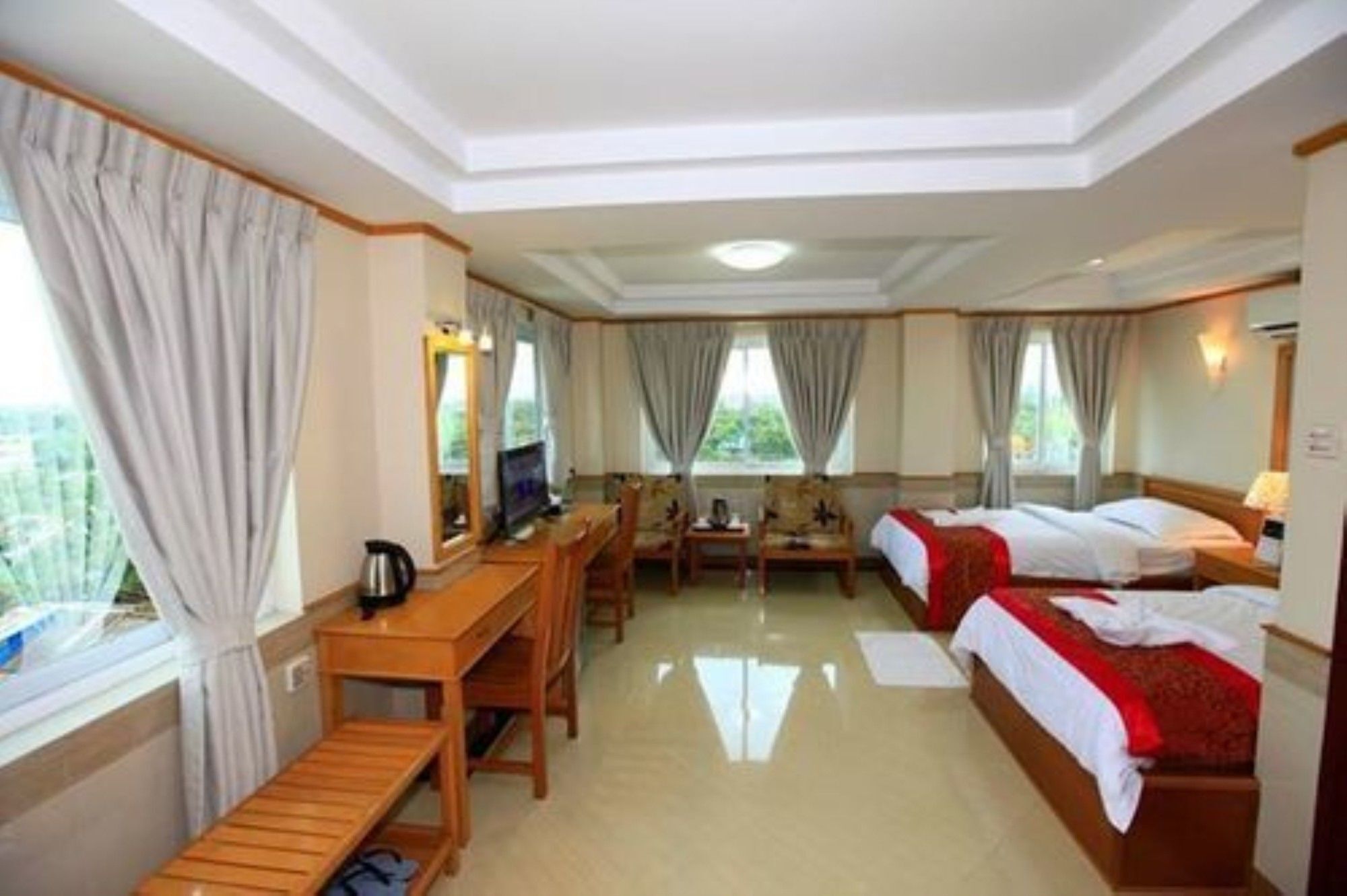 Hotel Novel Γιανγκόν Εξωτερικό φωτογραφία