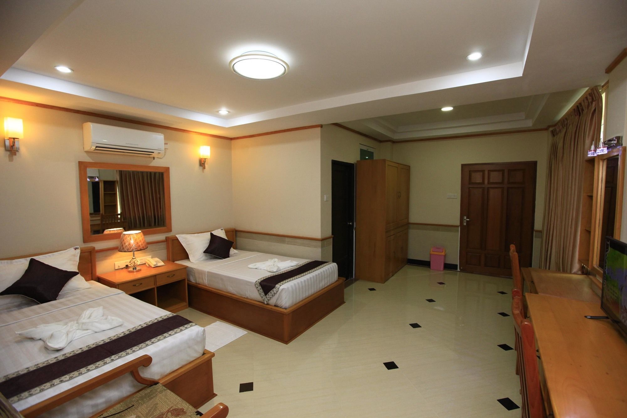 Hotel Novel Γιανγκόν Εξωτερικό φωτογραφία
